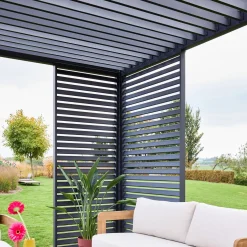 Bioklimatische Pergola Aluminium 3x4m + 1 Lamellenwand 100 cm + 1 Lamellenwand 130 cm Triomphe