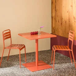 Bistro-Gartentisch quadratisch aus Stahl + 2 Stühle