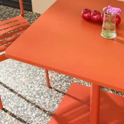 Bistro-Gartentisch quadratisch aus Stahl + 2 Stühle