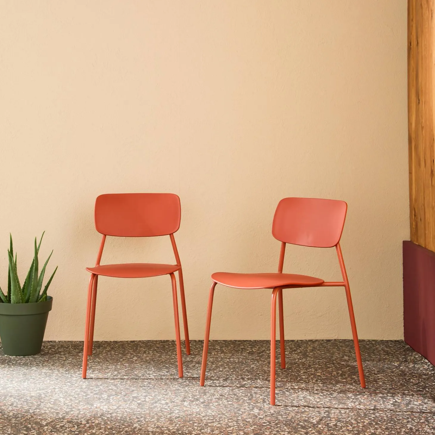 2er-Set stapelbare Gartenstühle aus Stahl und Kunststoff