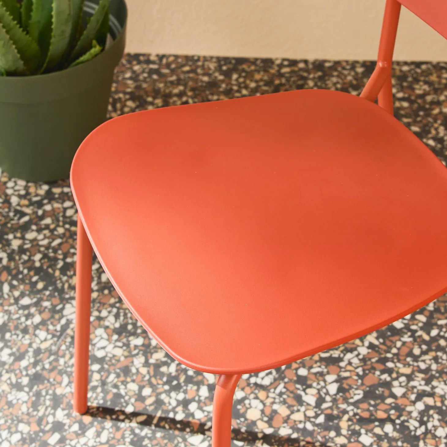 2er-Set stapelbare Gartenstühle aus Stahl und Kunststoff