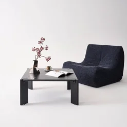 Exotischer quadratischer Couchtisch aus Massivholz