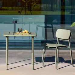 Gartentisch aus Stahl + 2 Stühle