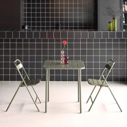 Gartentisch aus Stahl + 2 Stühle