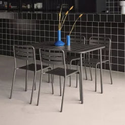 Gartentisch + 4 Stühle aus Stahl