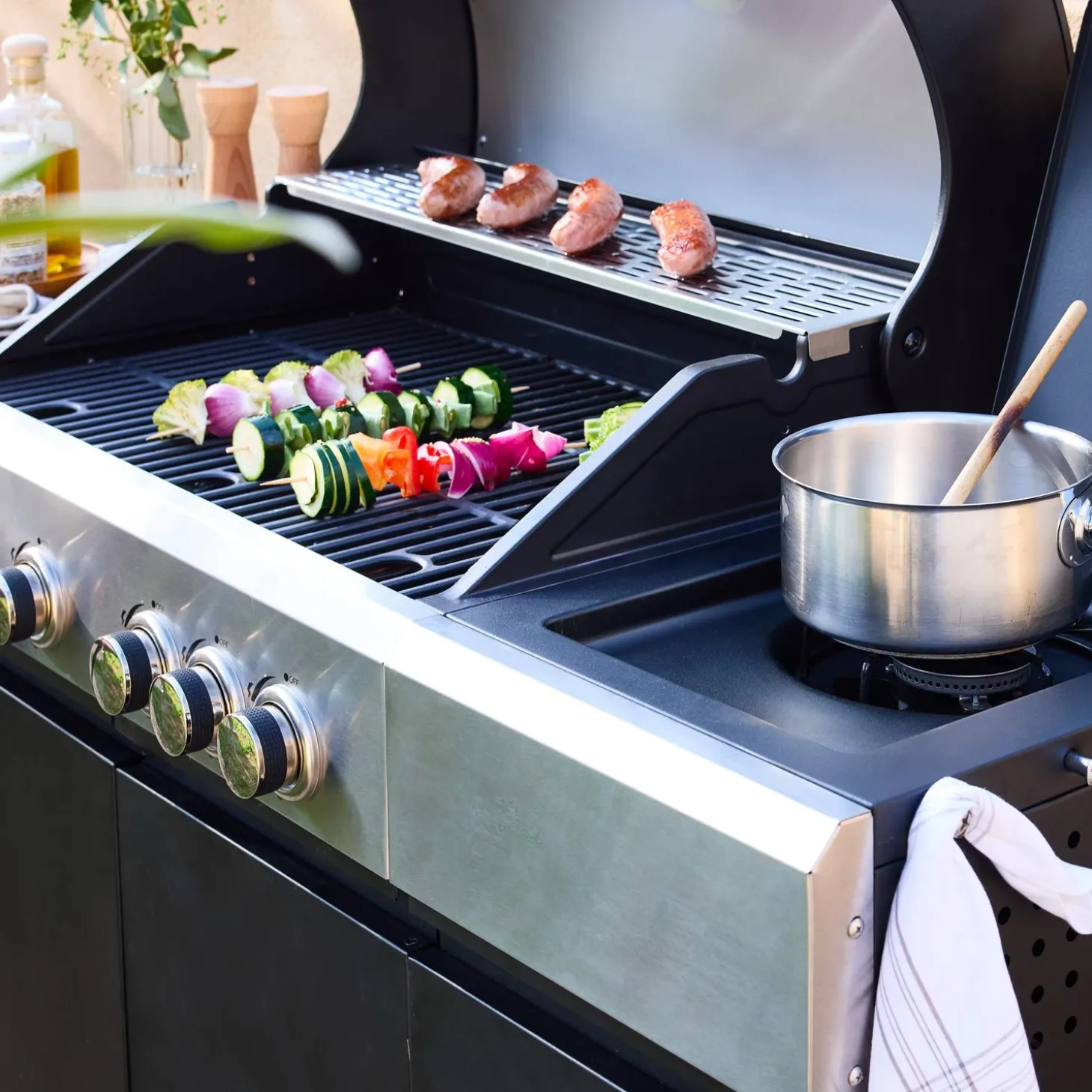 Gasgrill 4 Brenner + 1 Seitenbrenner