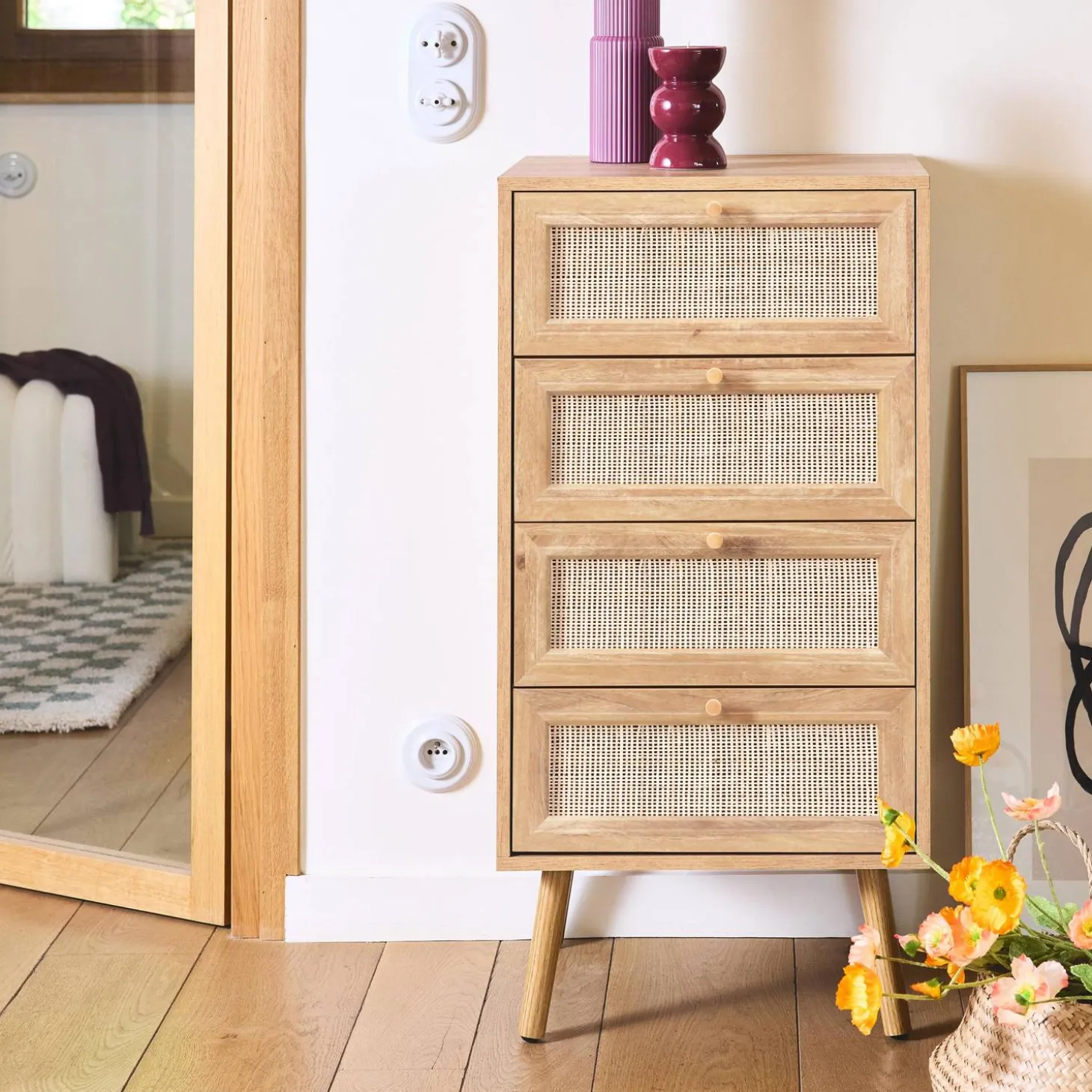 Hochkommode mit Holzdekor, Rattan-Geflecht und 4 Schubladen