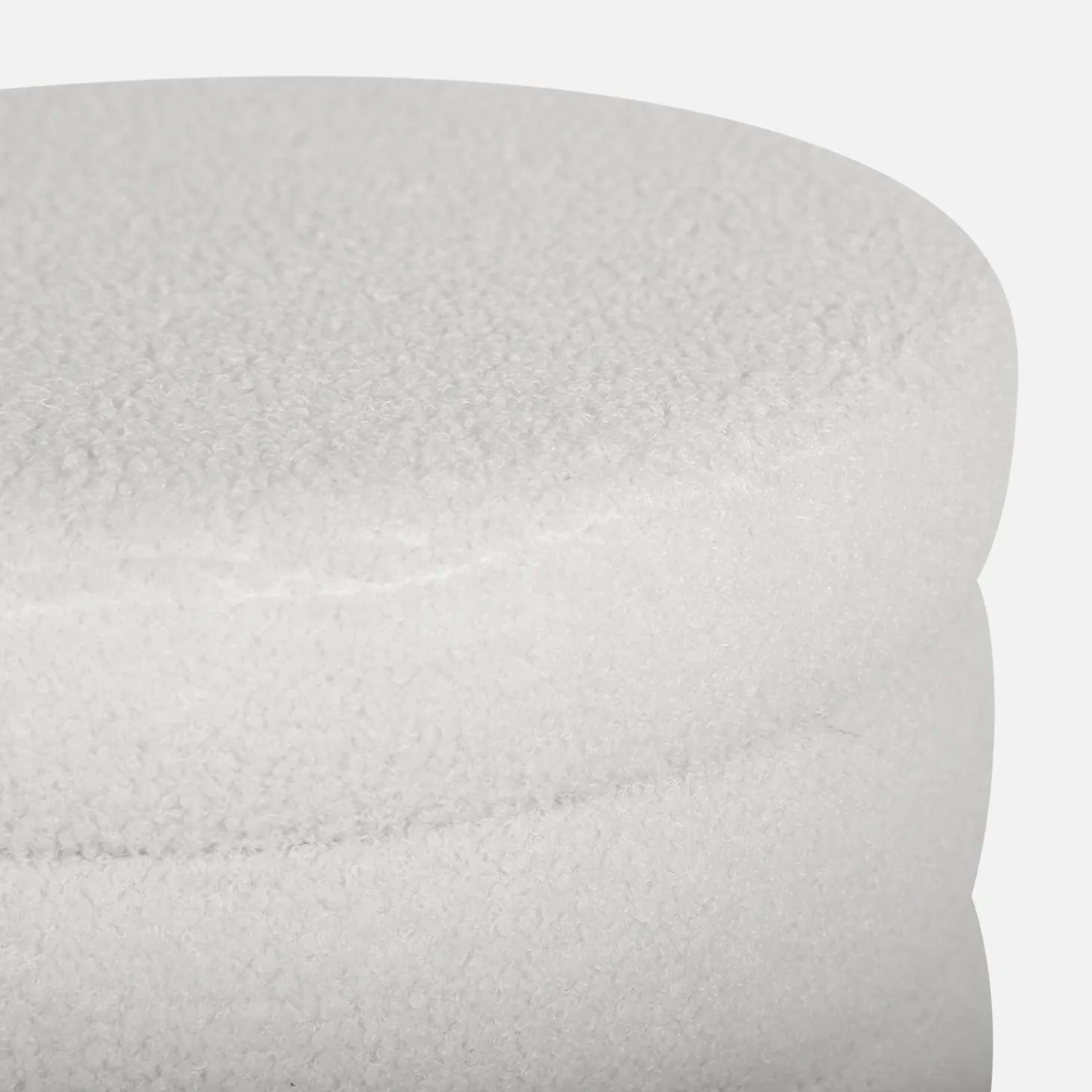 Hocker mit Stauraum und Bouclé-Bezug