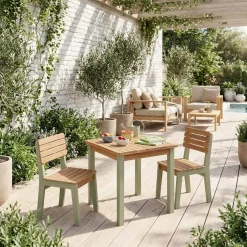 Holztisch + 2 Stühle für Kinder für drinnen / draußen