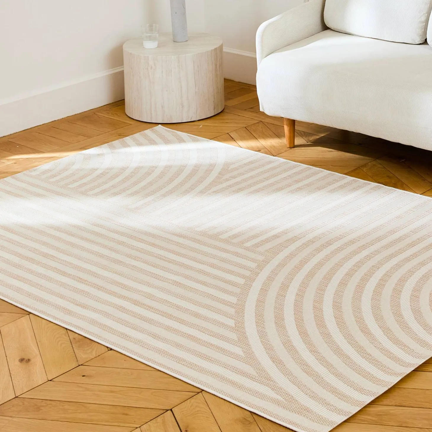 Indoor / Outdoor Teppich mit Bogenmuster beige, 100% recyceltes Polyester