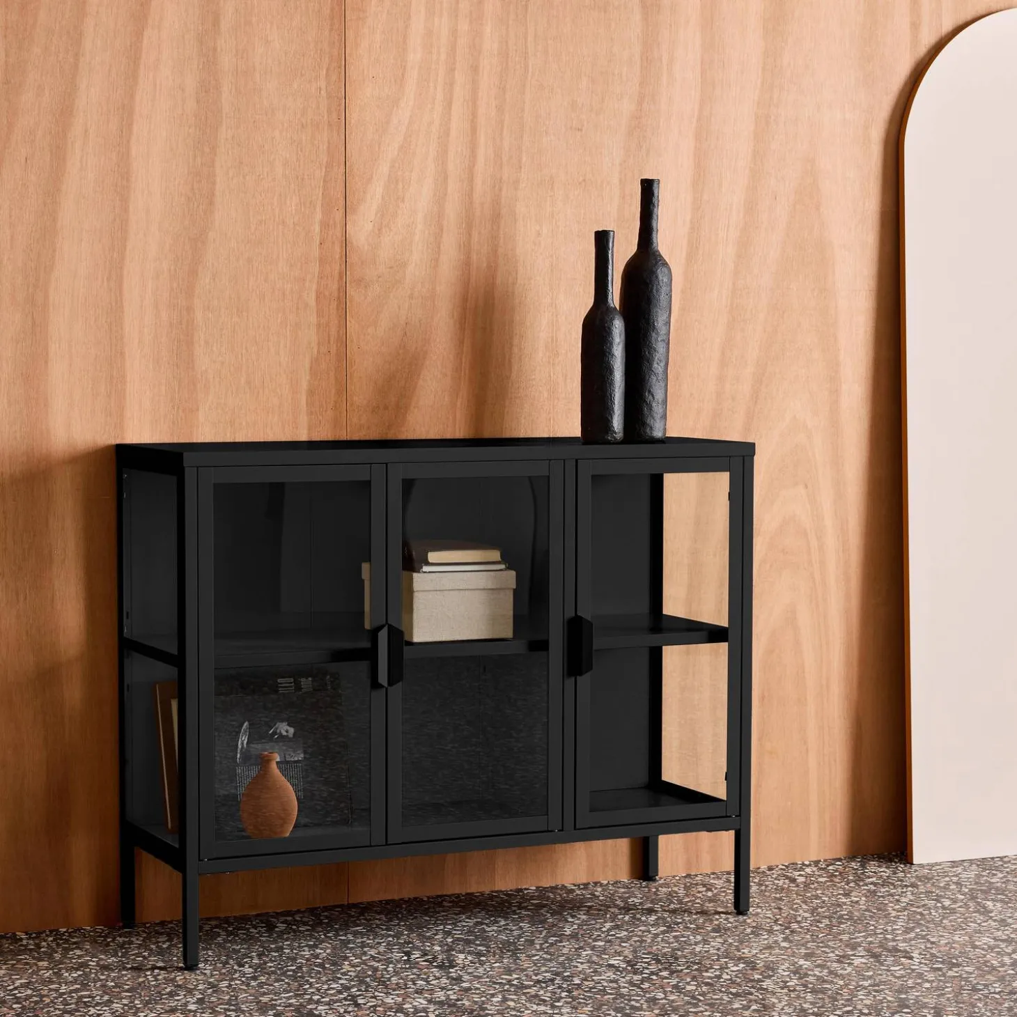 Industrielles Sideboard aus Metall und gehärtetem Glas mit 3 Türen, 100 cm