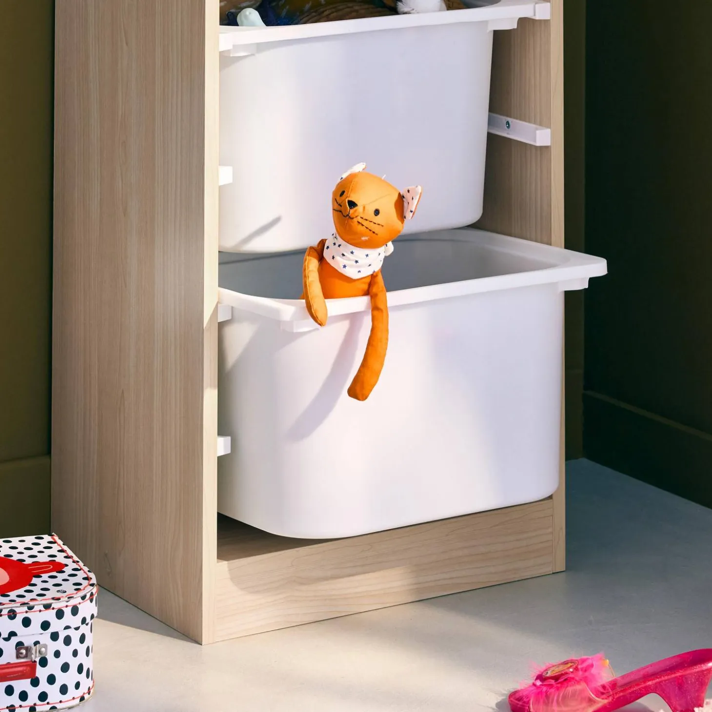 Kindermöbel mit 4 Aufbewahrungsfächern