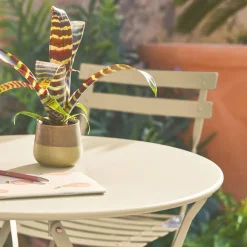 Klappbarer Bistro-Gartentisch aus Stahl + 2 Stühlen