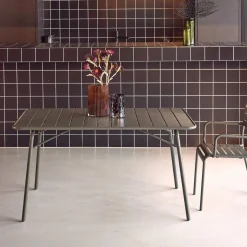 Klappbarer Gartentisch aus Stahl für 6 Personen
