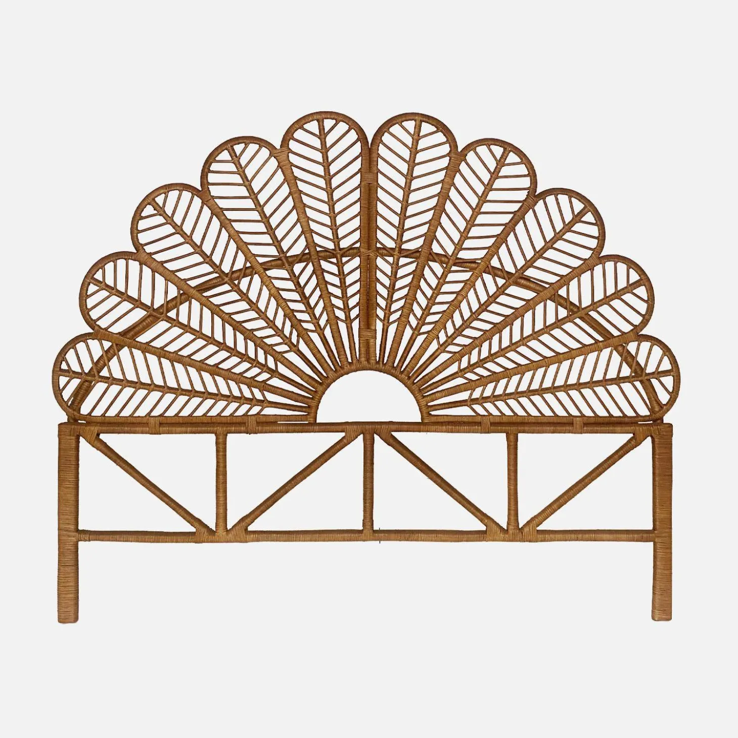 Kopfteil aus dunklem Rattan