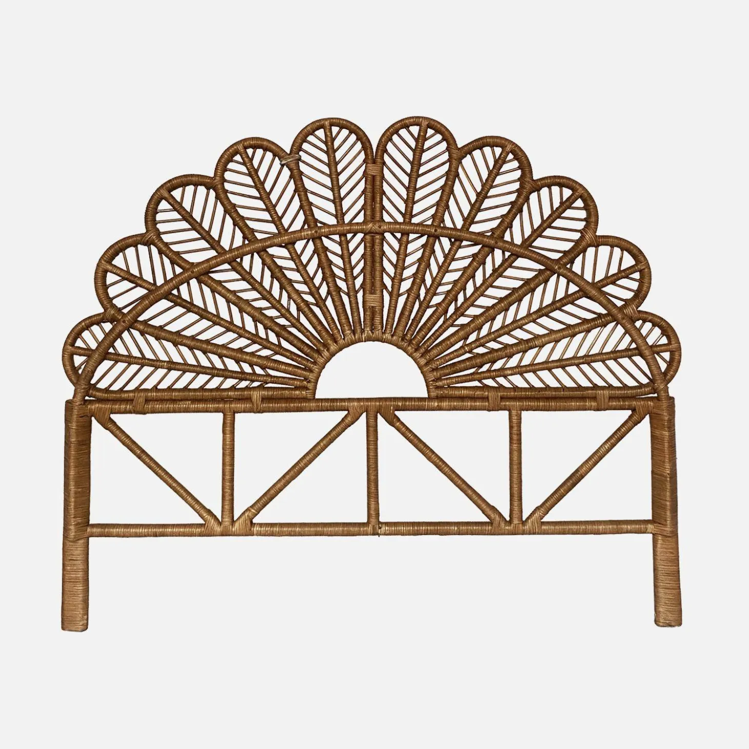 Kopfteil aus dunklem Rattan