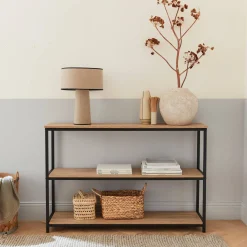 Metallregal mit Ablagen in Holzdesign