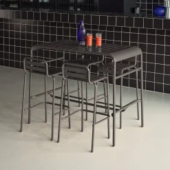 Outdoor-Bartisch + 4 Barhocker mit Lehne aus Stahl