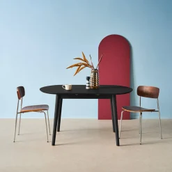Ovaler ausziehbarer Esszimmer-Tisch Heveaholz und Eichenfurnier, für 4-6 Personen