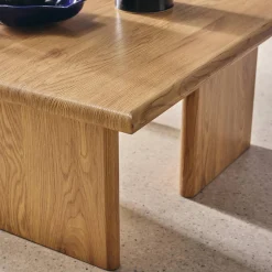Quadratischer Couchtisch