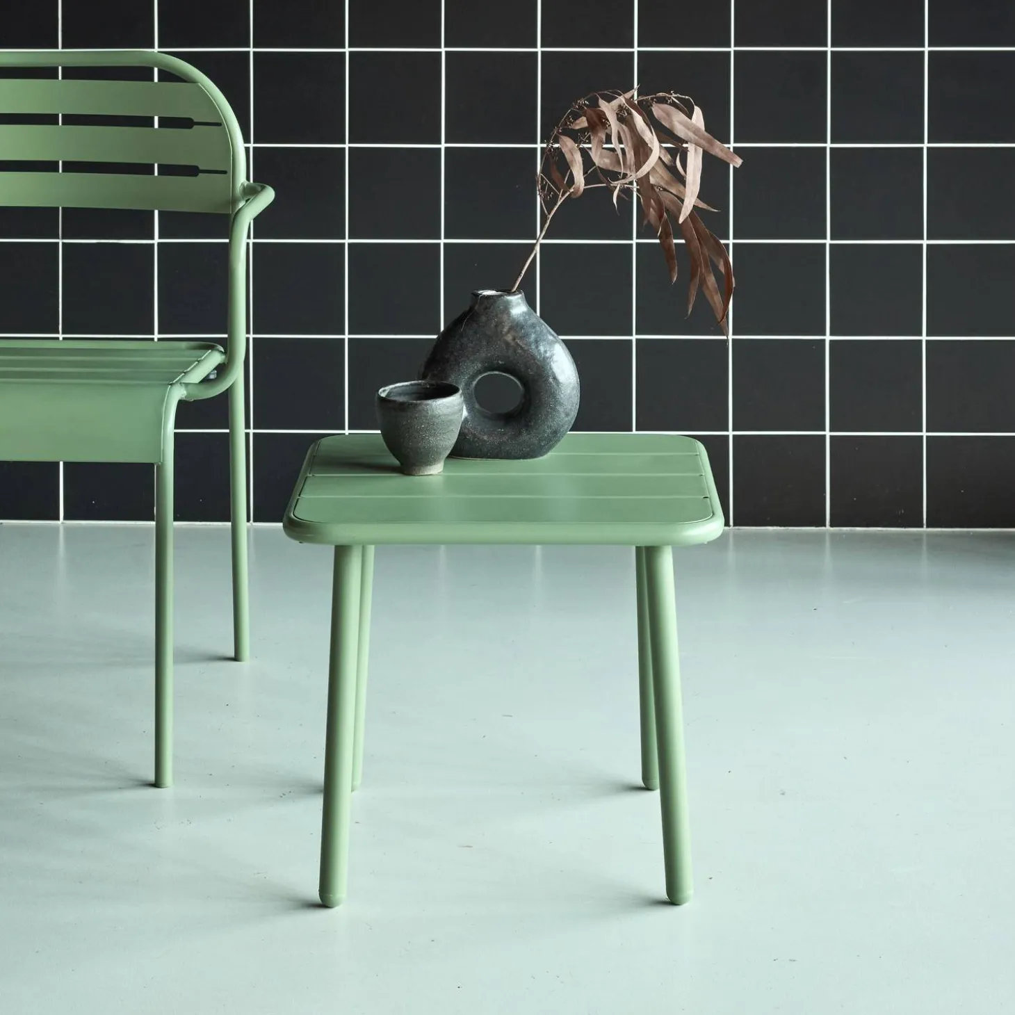 Quadratischer Couchtisch für den Garten aus Stahl