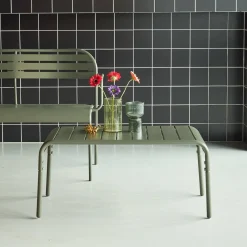 Rechteckiger Couchtisch aus Stahl für den Garten
