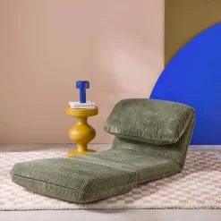 Sessel mit Schlaffunktion und breit geripptem Cordbezug