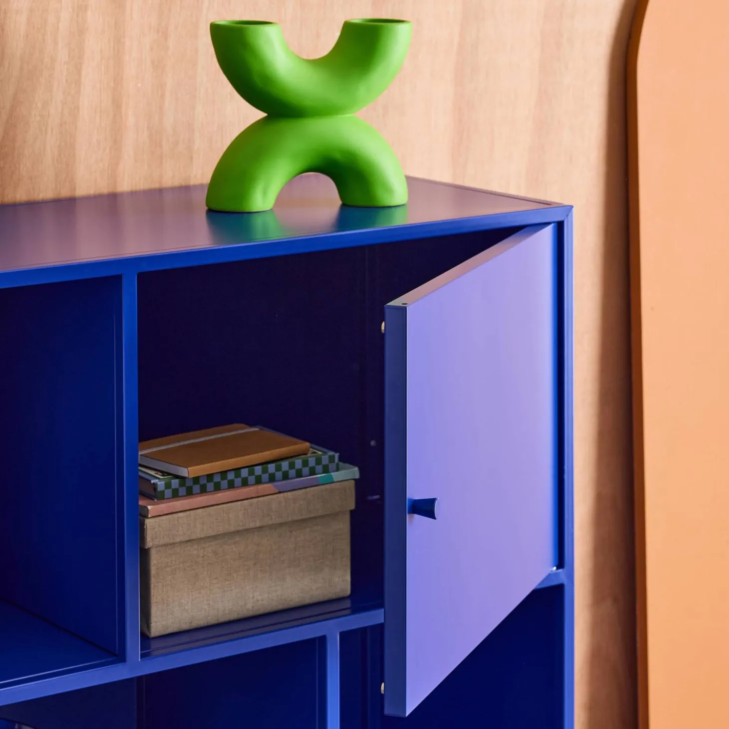 Sideboard, industrielles Aufbewahrungsmöbel aus Stahl mit 6 Stauräumen