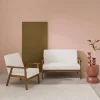 2-Sitzer-Banksofa und Sessel mit Bouclé-Stoff, Füße in nussbaumfarben hell