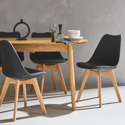 6 skandinavische Stühle mit Holzbeinen