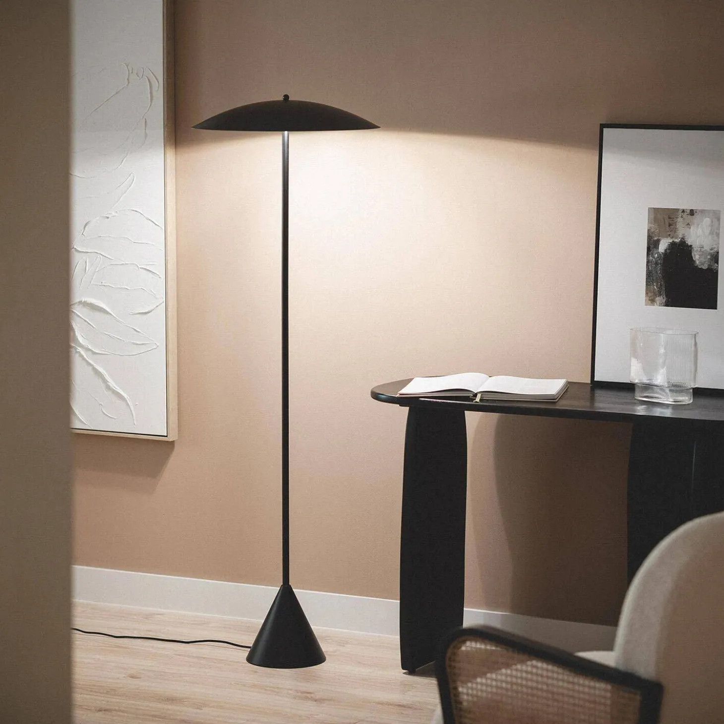 Stehlampe aus Metall für Indoor Ø50cm