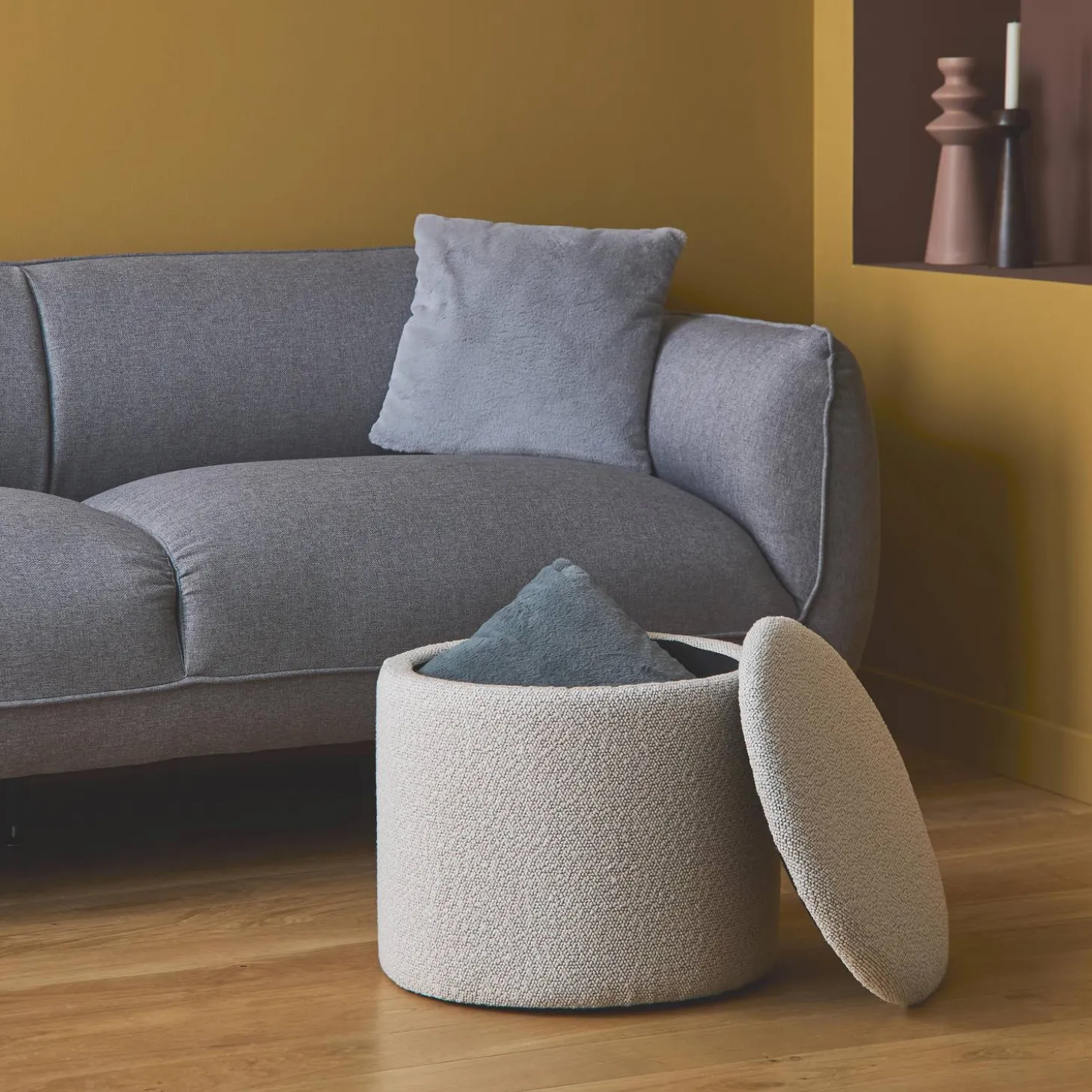 Stoffhocker mit Stauraum
