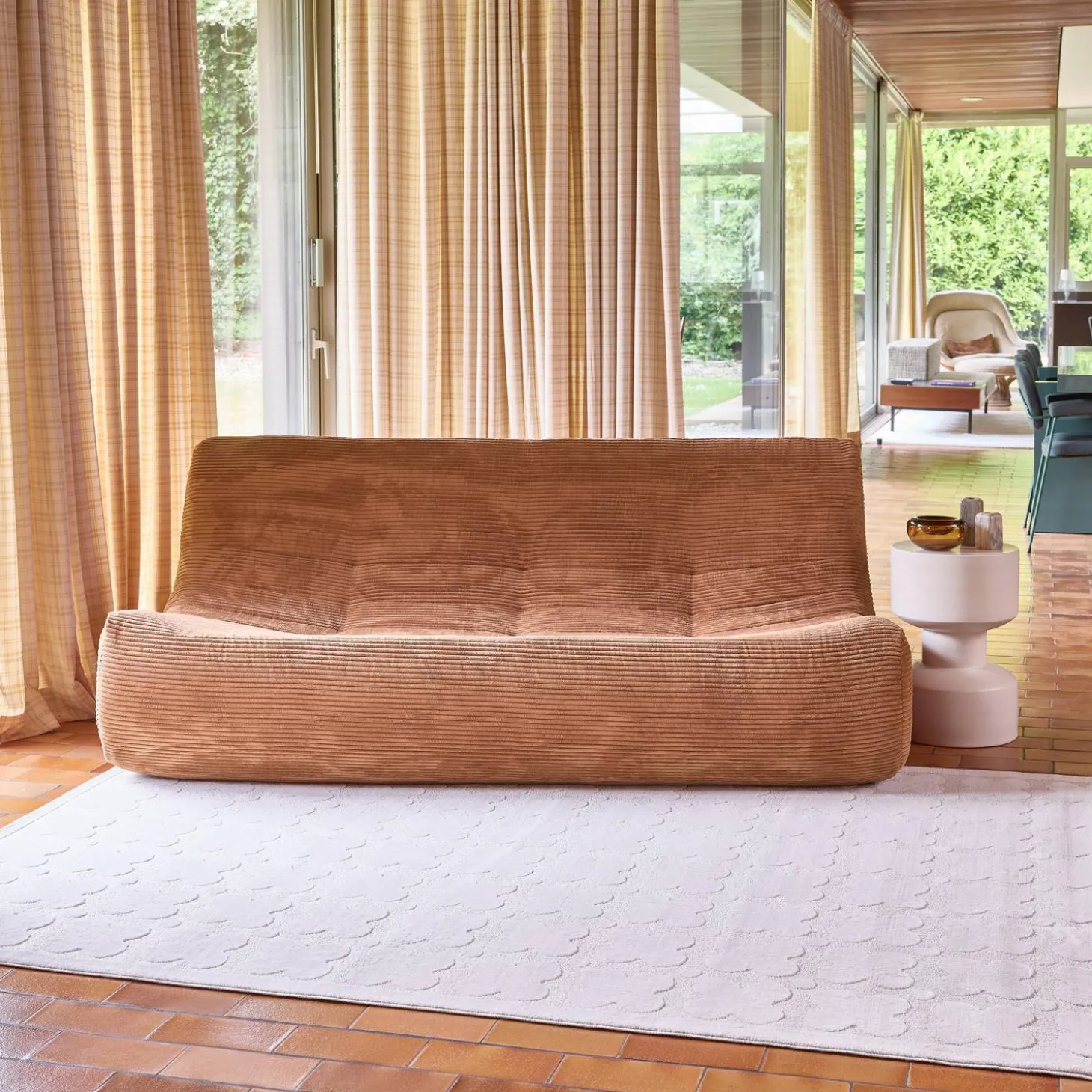 Teppich für den Innenbereich mit grafischem Muster cremefarben
