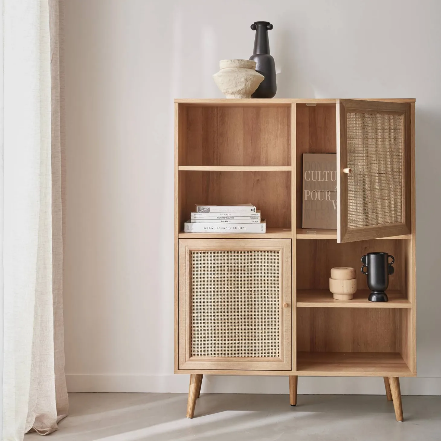 Anrichte mit Rattan-Geflecht und Holzdekor, 4 Türen