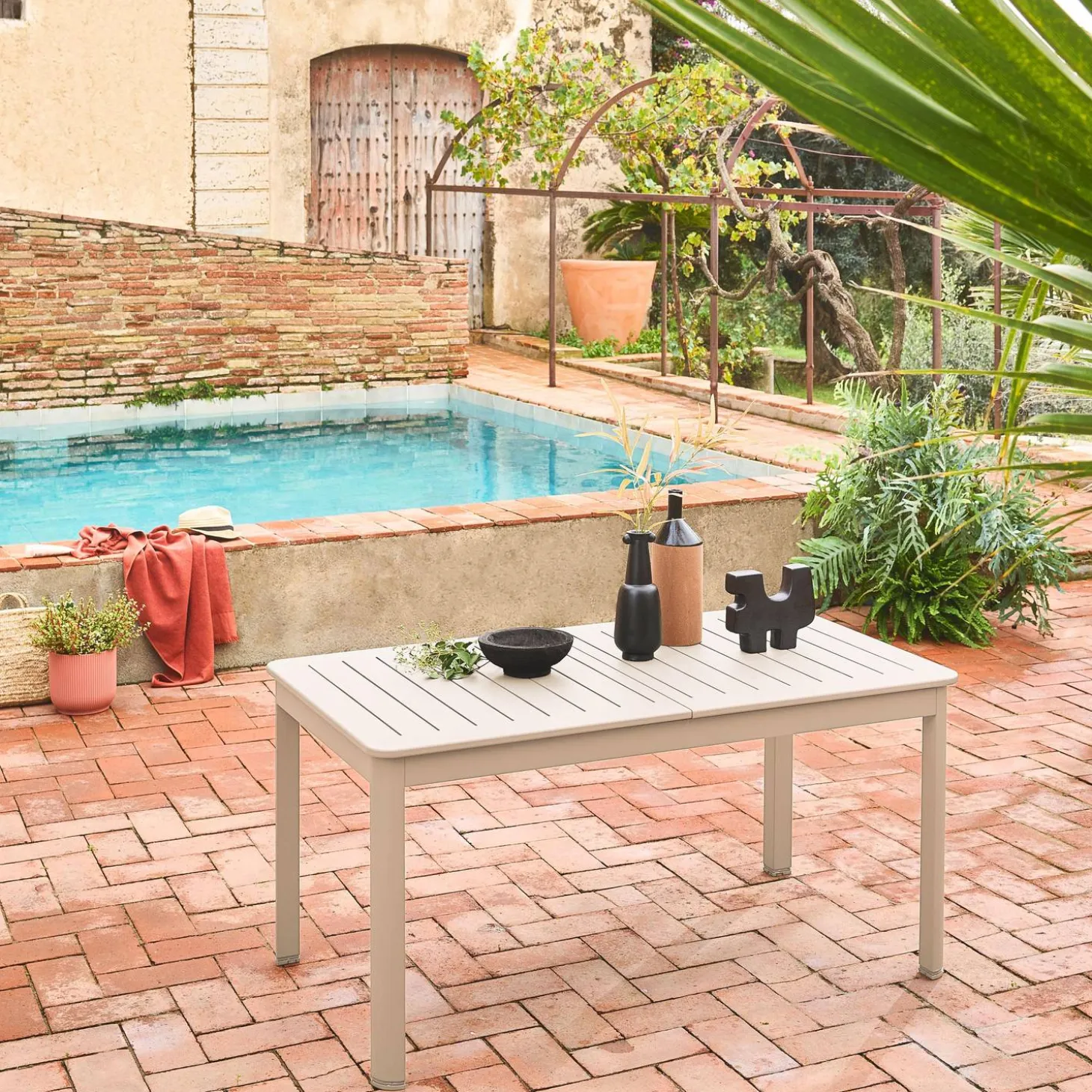 Ausziehbarer Gartentisch aus Aluminium, 6 Plätze