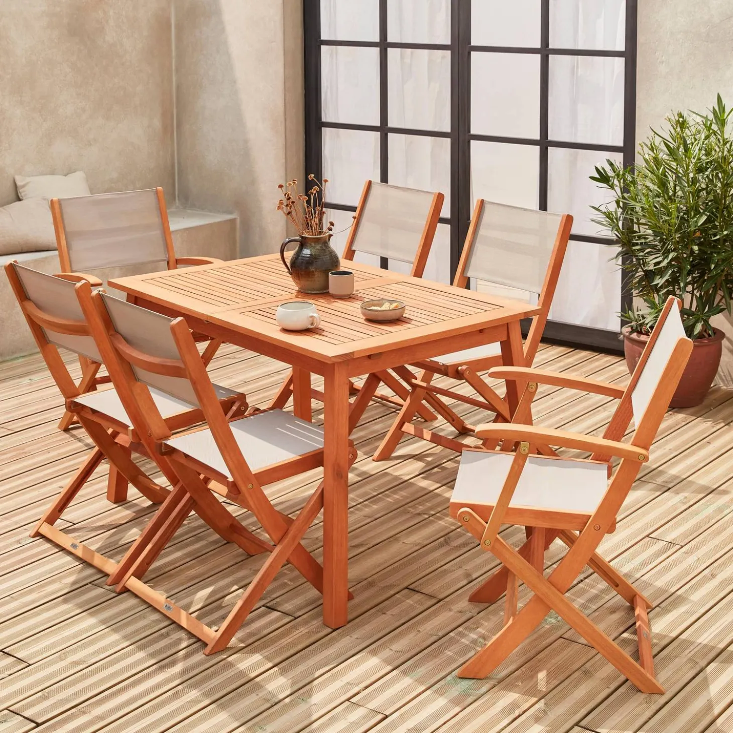 Ausziehbarer Gartentisch aus Holz , 6 Stühle
