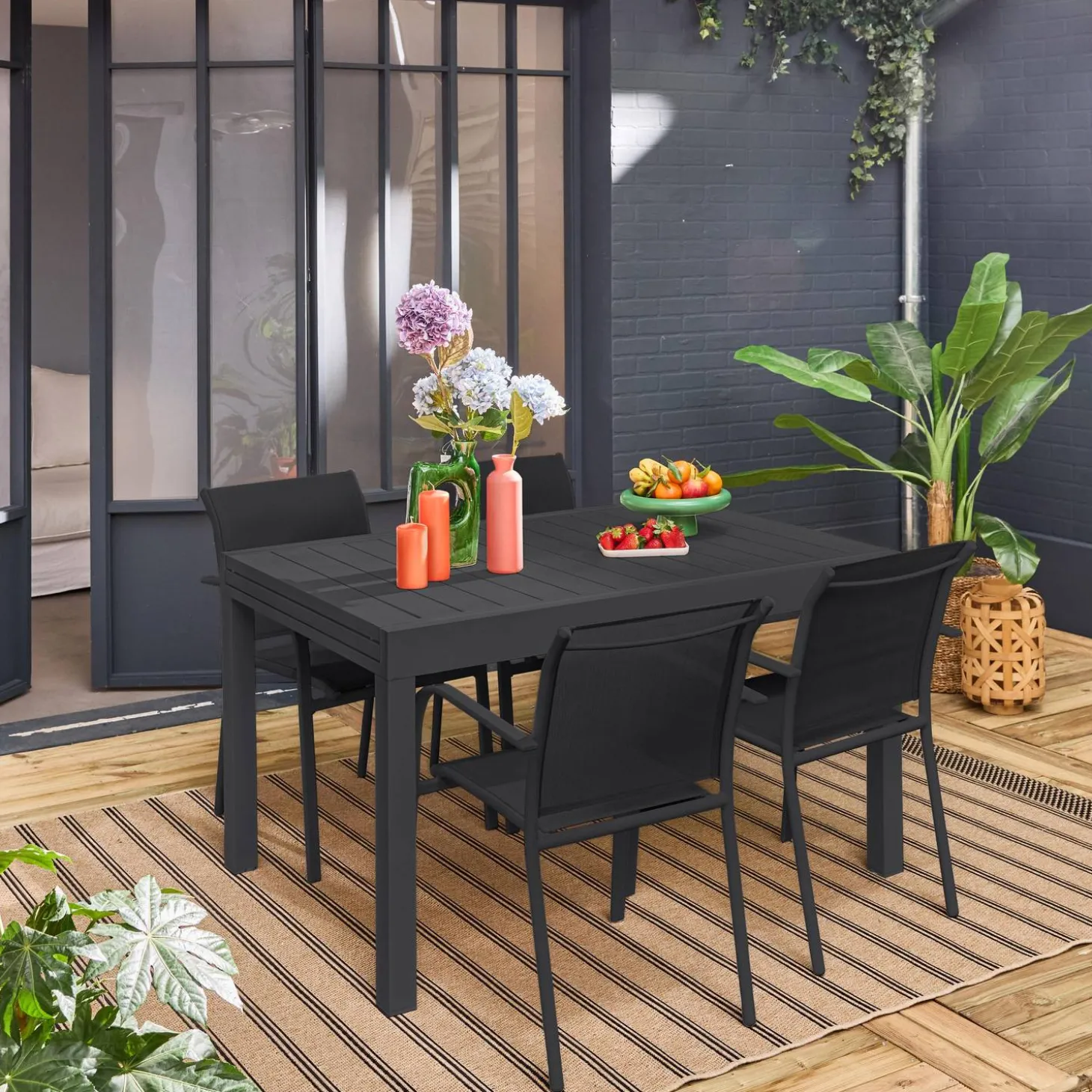 Ausziehbarer Gartentisch 135/270 cm, 8 Sessel, Aluminium und Textilene