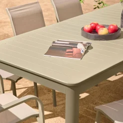 Ausziehbarer Gartentisch, 8 Stühle, 2 Sessel aus Aluminium und Textilene