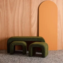 Bank und Satzhocker Bouclé