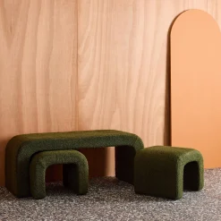 Bank und Satzhocker Bouclé