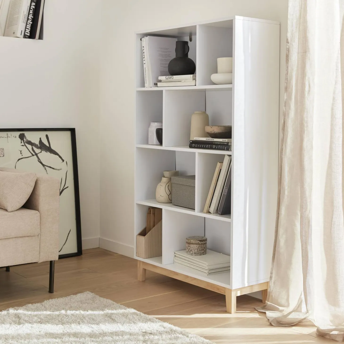 Bücherregal in Holzoptik mit Holzbeinen 4 Regale und 8 Fächer
