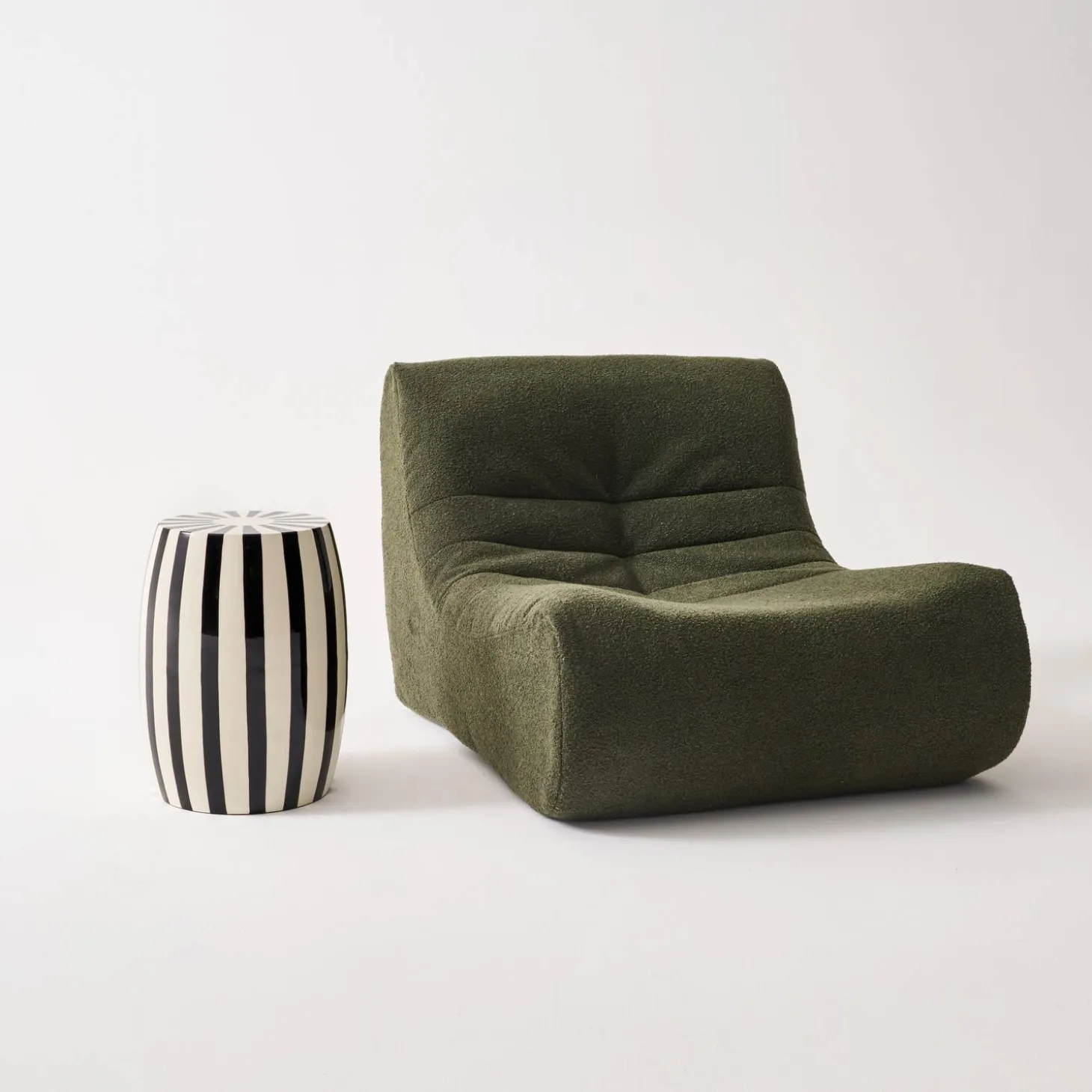 Beistelltisch, Sofaende, Nachttisch aus emailliertem Stahl, zweifarbige Streifen Ø 35 x H 46 cm