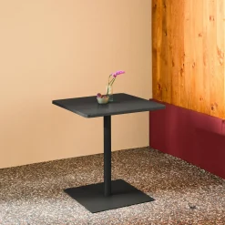 Bistro-Gartentisch quadratisch aus Stahl für 2 Personen