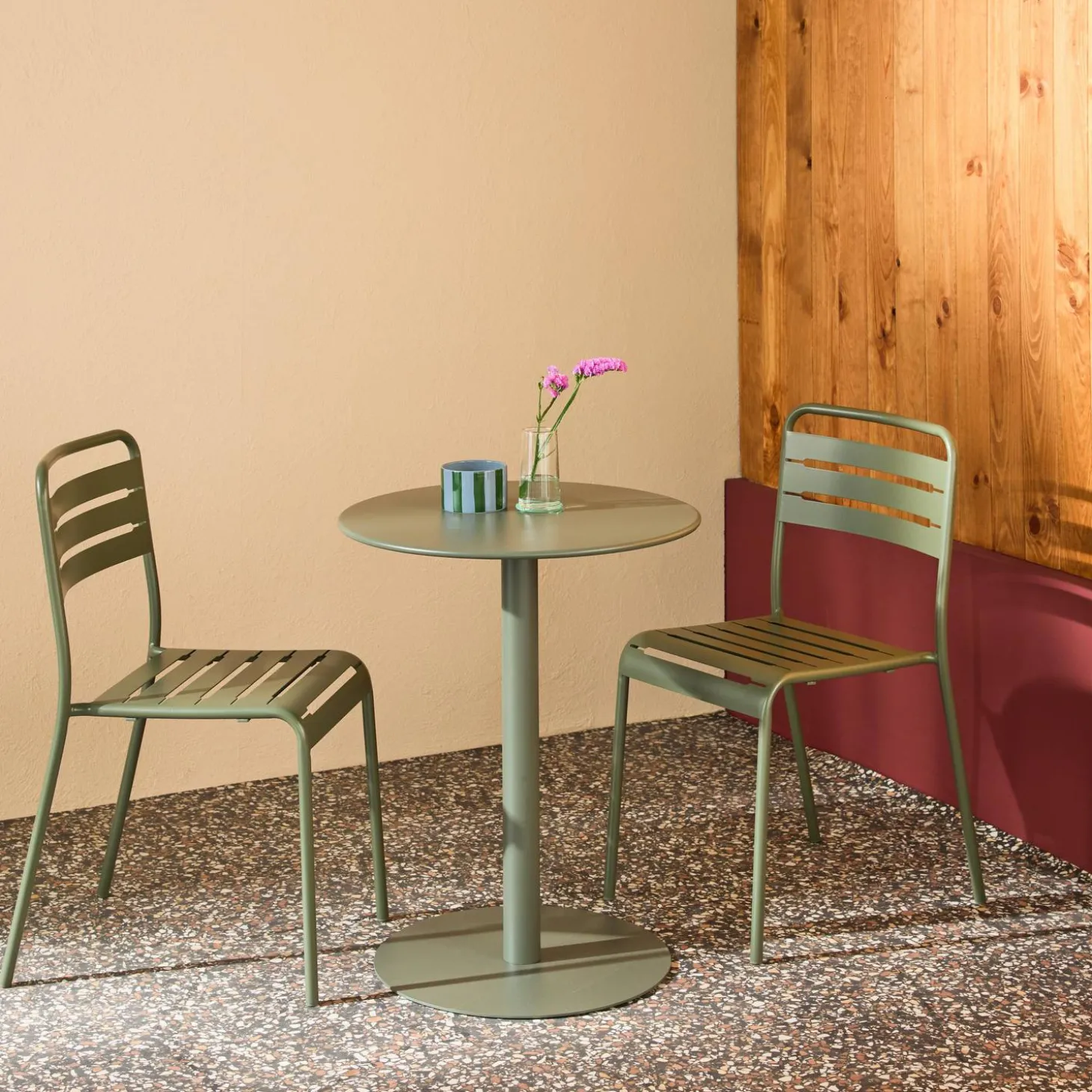 Bistro-Gartentisch rund aus Stahl + 2 Stühle