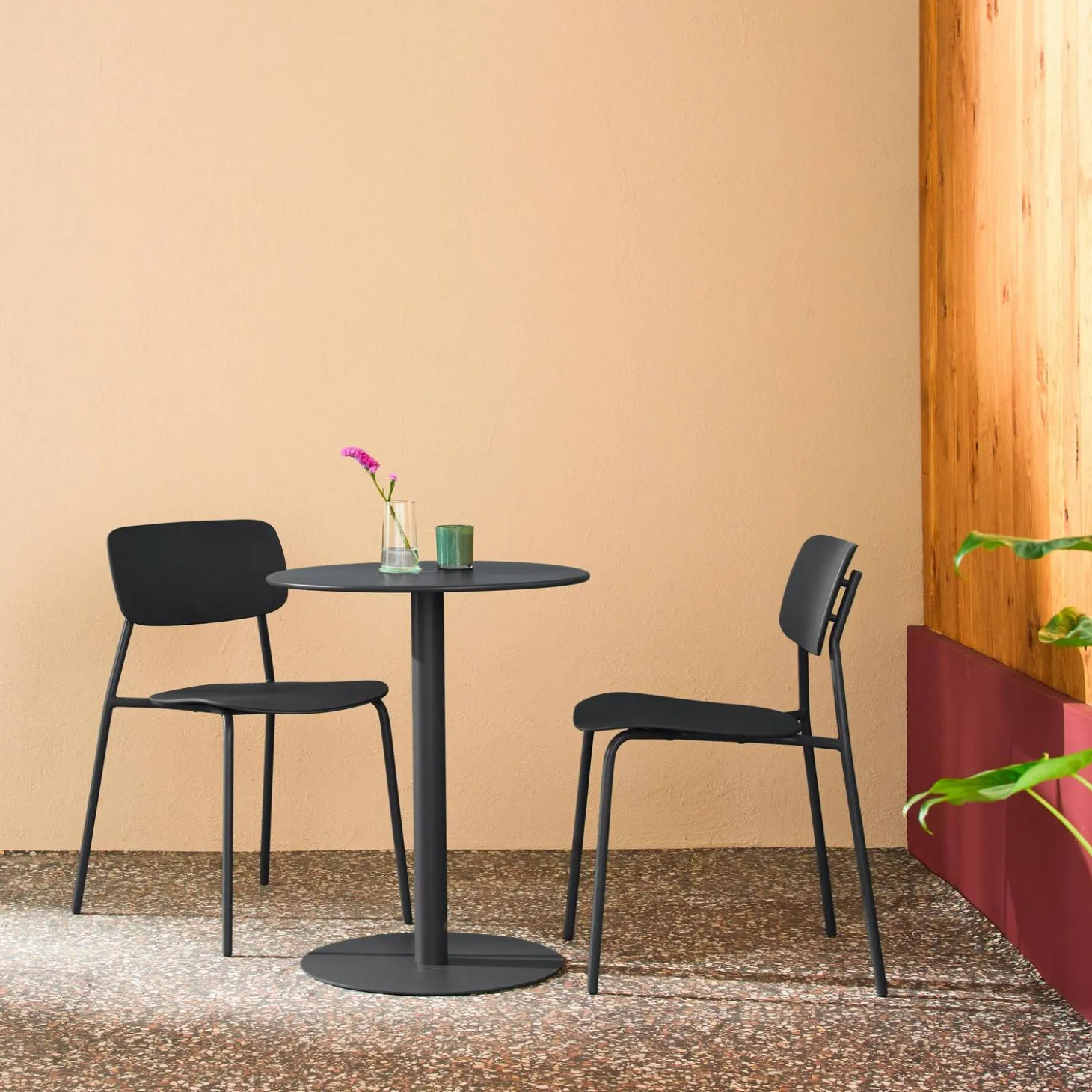 Bistro-Gartentisch rund aus Stahl + 2 Stühle