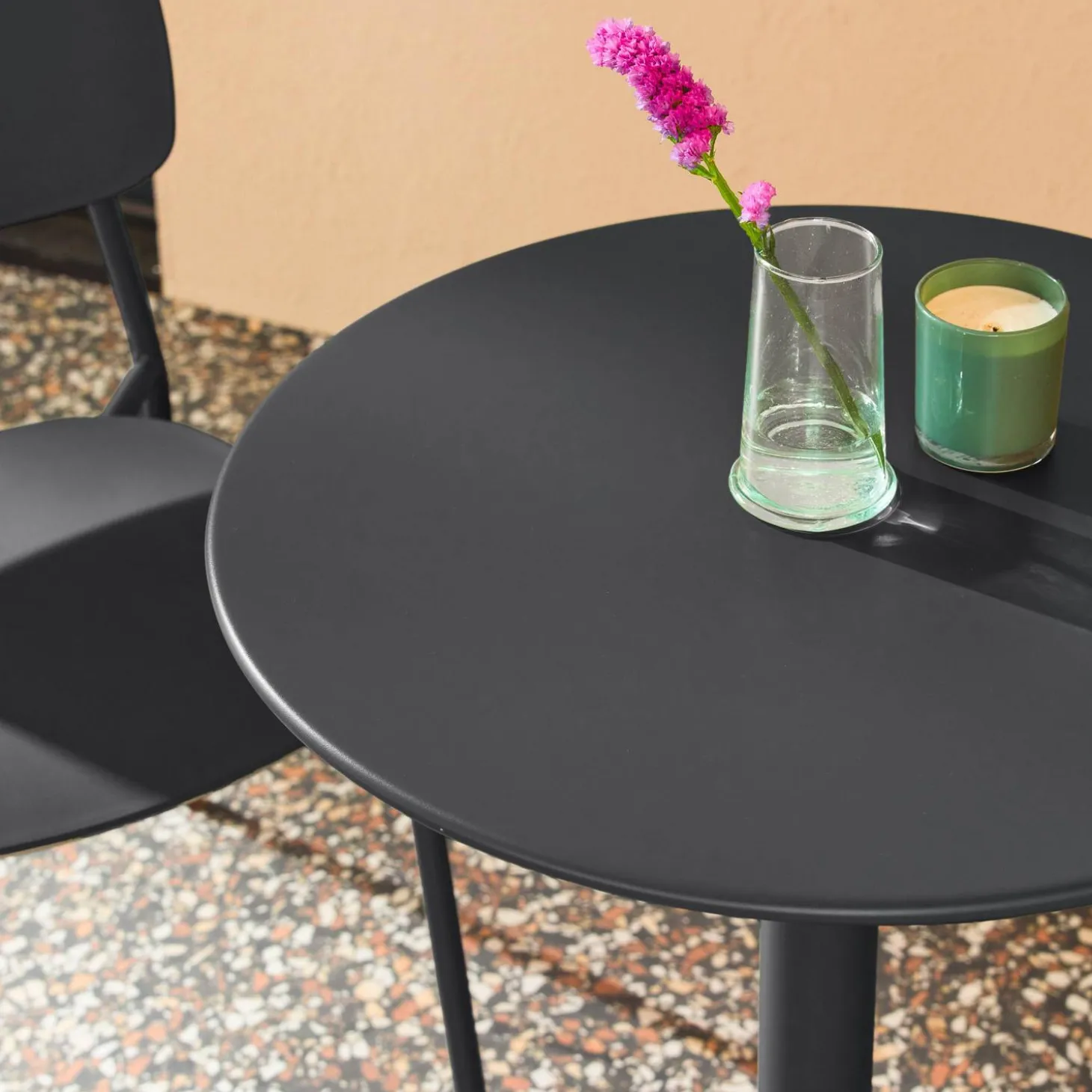 Bistro-Gartentisch rund aus Stahl + 2 Stühle