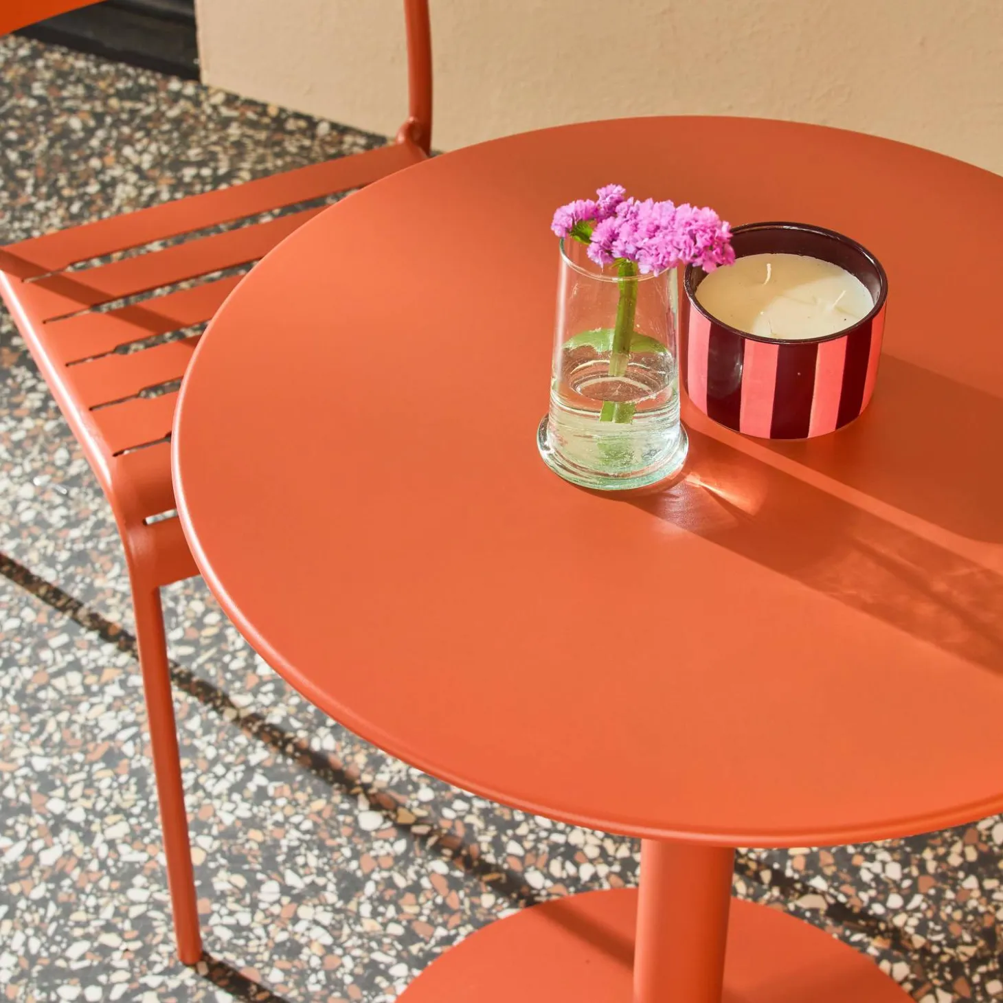 Bistro-Gartentisch rund aus Stahl + 2 Stühle