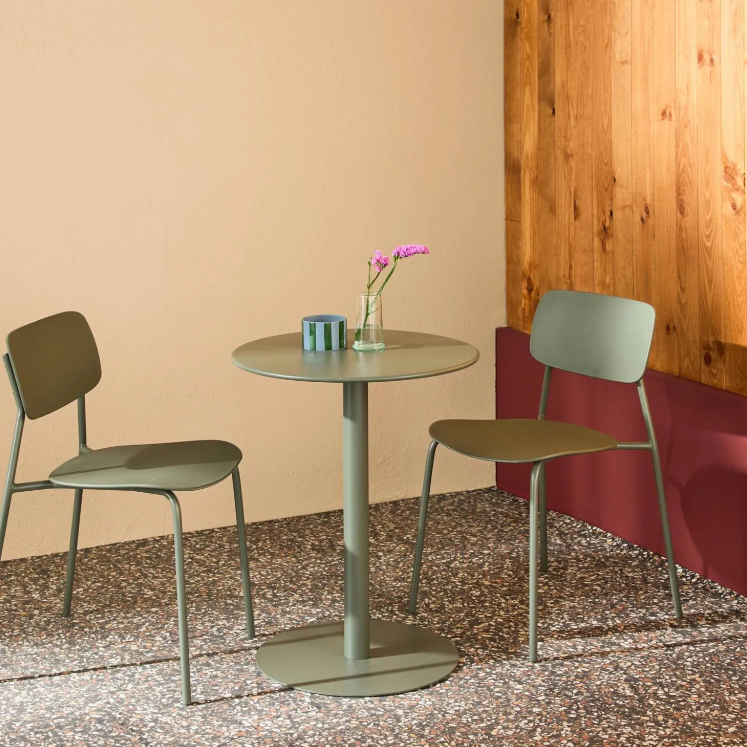 Bistro-Gartentisch rund aus Stahl + 2 Stühle