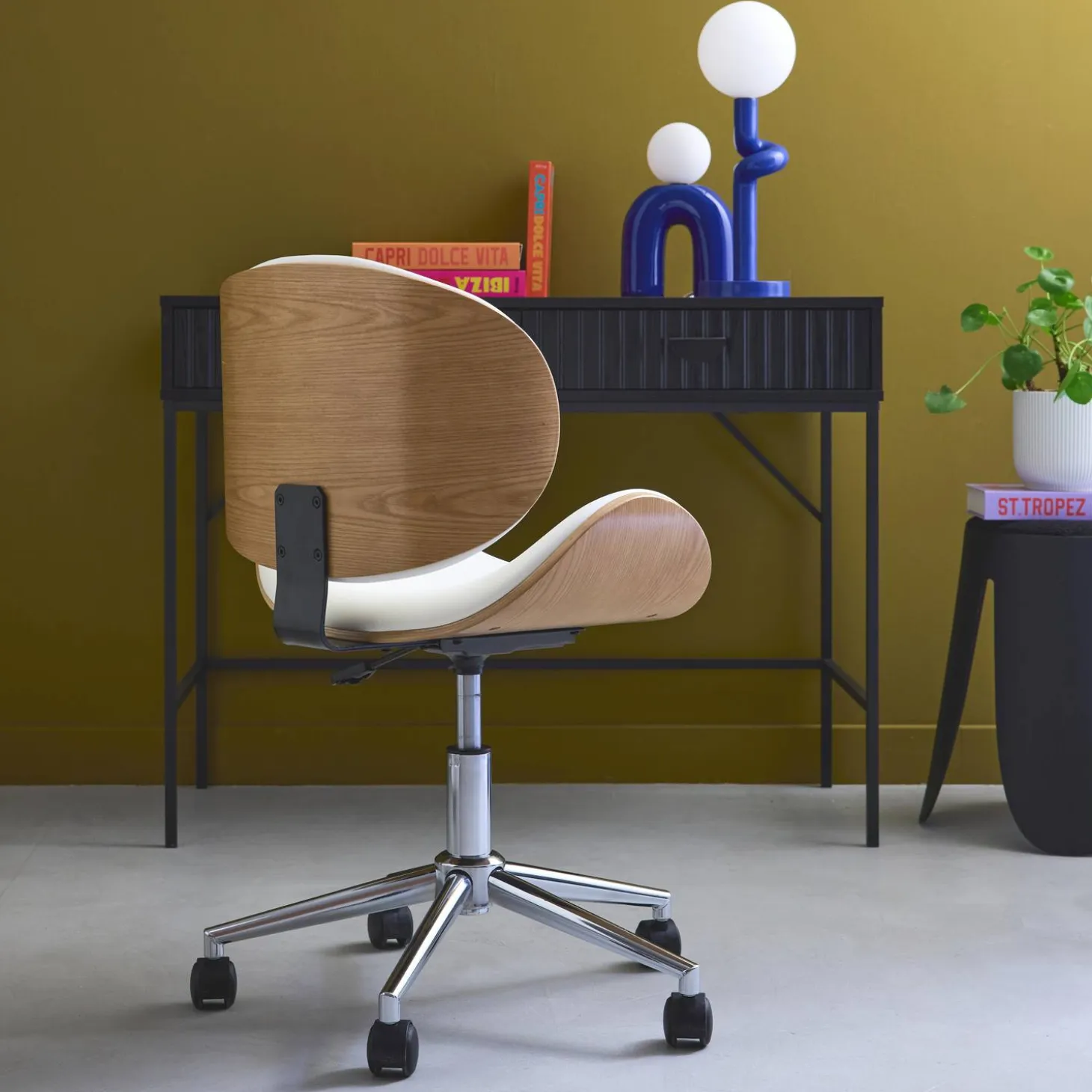 Bürostuhl mit Rollen gewölbtes Holzdekor und Kunstleder