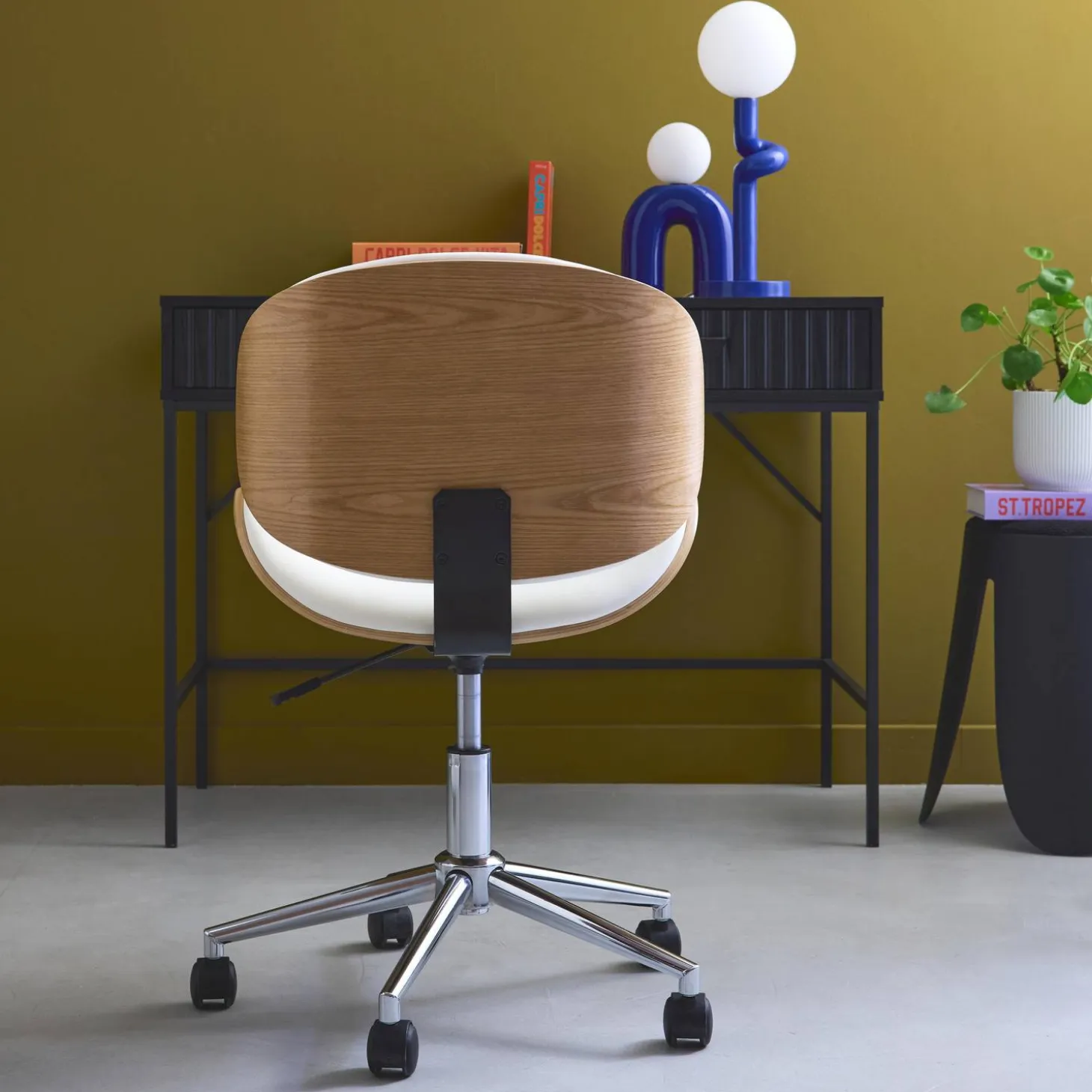 Bürostuhl mit Rollen gewölbtes Holzdekor und Kunstleder
